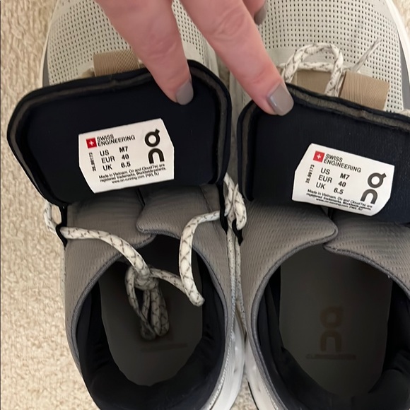 On Running Cloud Nova White Sand. Sz 40 (8.5) - Picture 5 of 6